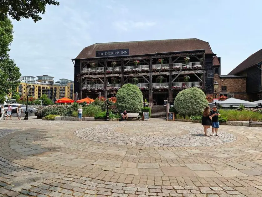 Dickens pub london