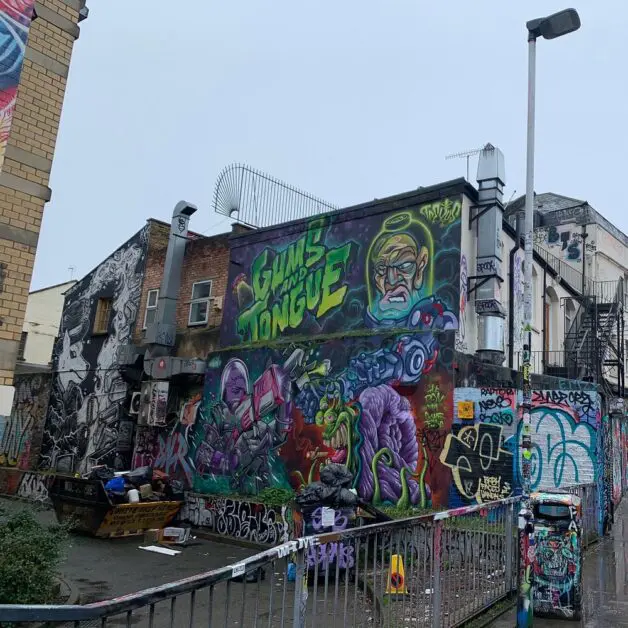 Brick-Lane-Market-graffiti